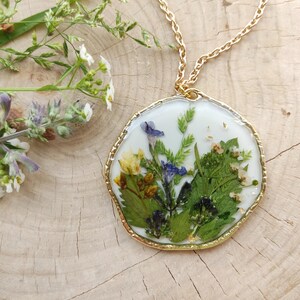 Meadow flower pendant - resin art jewelry