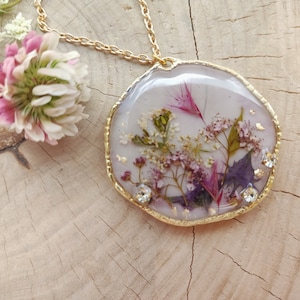 Meadow flower pendant - resin art jewelry