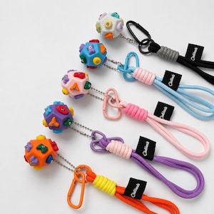 Porte-clés d'escalade avec mousqueton | Cadeau d'escalade personnalisé | Ballon d'escalade | Accessoire pour sac à craie | Cadeau d'alpiniste personnalisé