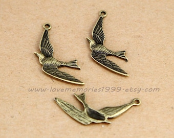 20 pcs 35x25mm Antique Bronze Brass Vintage style lovely Flying Fluttering Swallow Birds Charm Pendant pendantshs ABb07