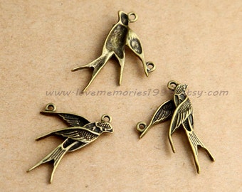10 pcs 30x20mm Antique Bronze Brass Vintage style lovely Flying Fluttering Swallow Birds Charm Pendant pendantshs ABb01