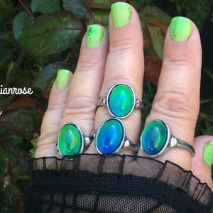 Magic Mood Rings~Changes color mood ,sizes vary, boho hippie rings, 70's and 90's rainbow mood reading silver plated rings,festival gifts