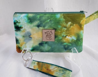 Wristlet/key fob set, A burst of springtime in shades of green and yellow. See below for more details.