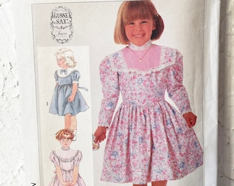 Patrón de costura para vestido Jessica de Gunne Sax con canesú y lazo en la cintura 7406 para niñas, talla 6