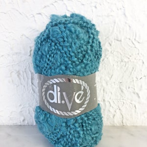 Di.Ve Made in Italy Fiocco Virgin Wool Boucle Yarn - 1 Skein Color Blue #518