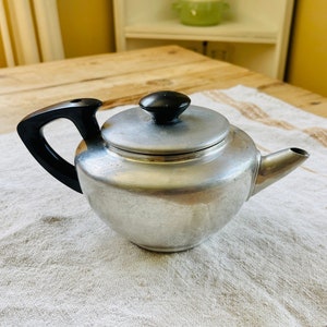 Vintage Mirro Aluminum Tea Pot, Mirro 6 Cup Aluminum Tea Pot 1536M