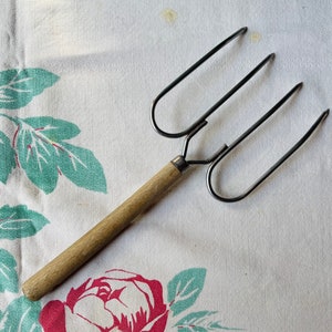Primitive Antique Large Fork, Vintage Serving Fork, Wood Handle Fork, 1940’s Kitchen, Farmhouse decor, Primitive Rustic Kitchen