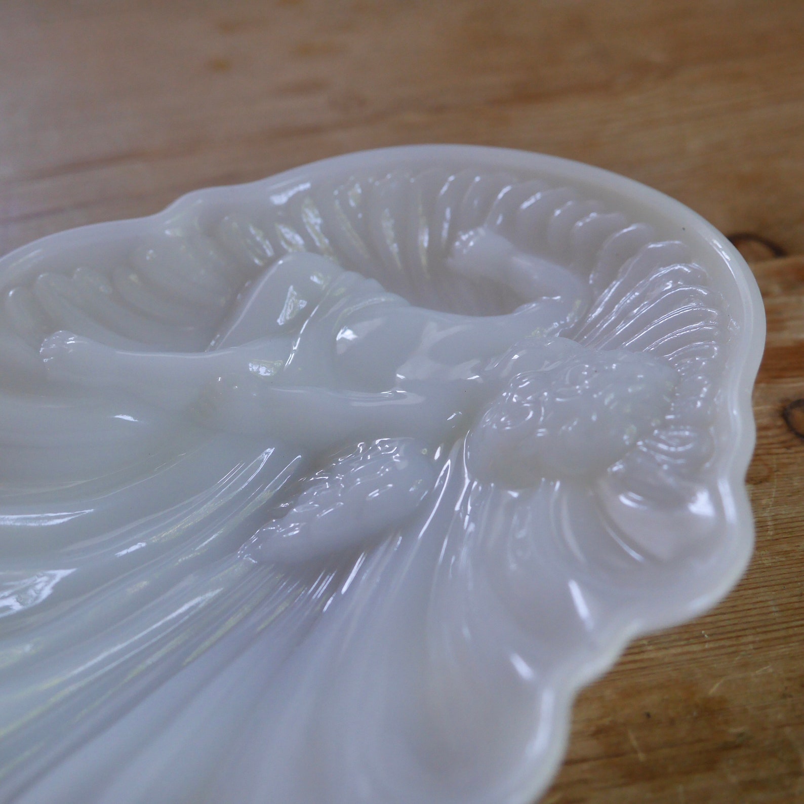 Avon White Milk Glass Sea Shell Angle Soap Dish / Vintage Avon Etsy