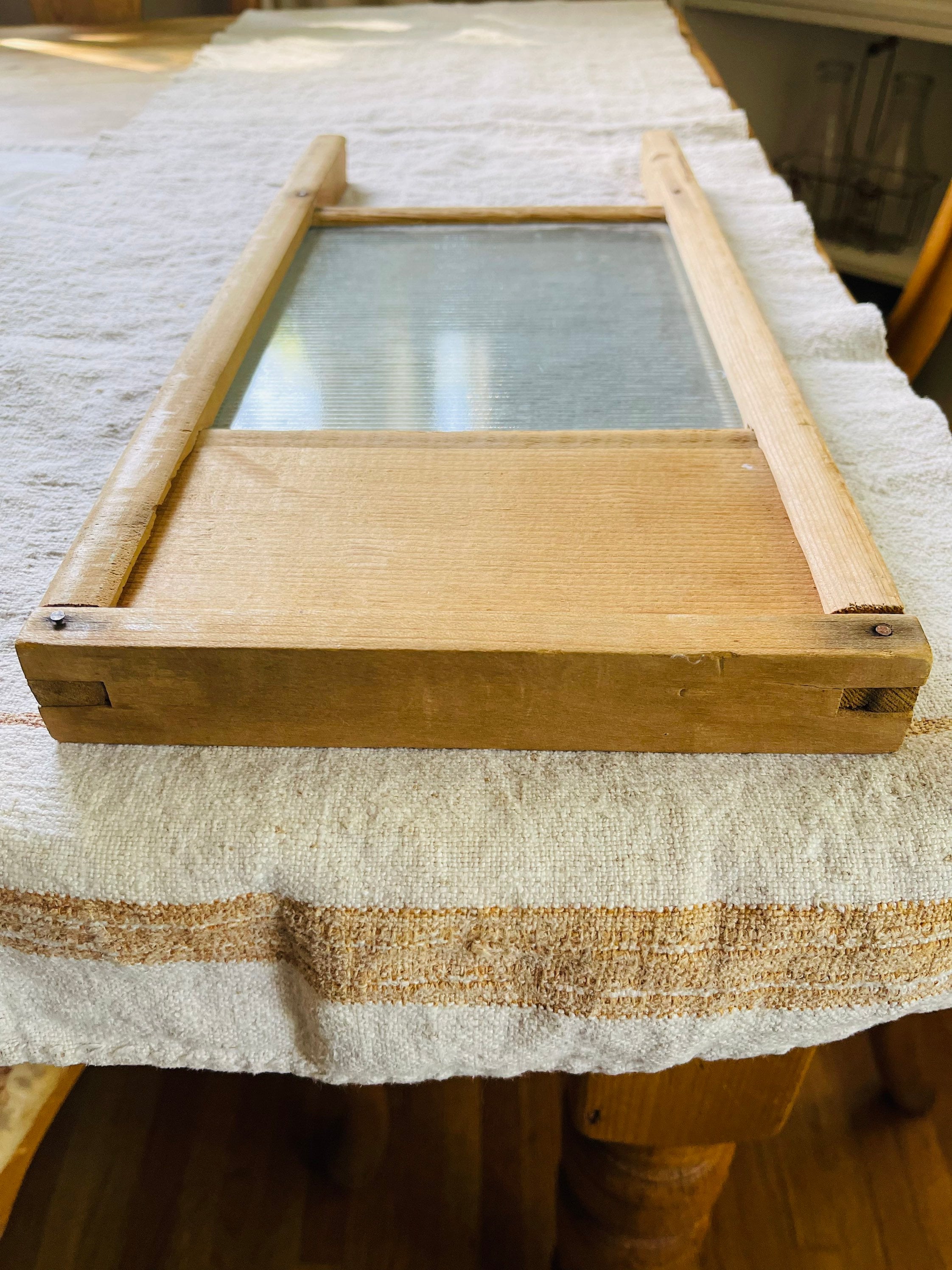 アメリカヴィンテージ　ウォッシュボード Amazon.com : Vintage-Inspired Wood and Metal Washboard Wall