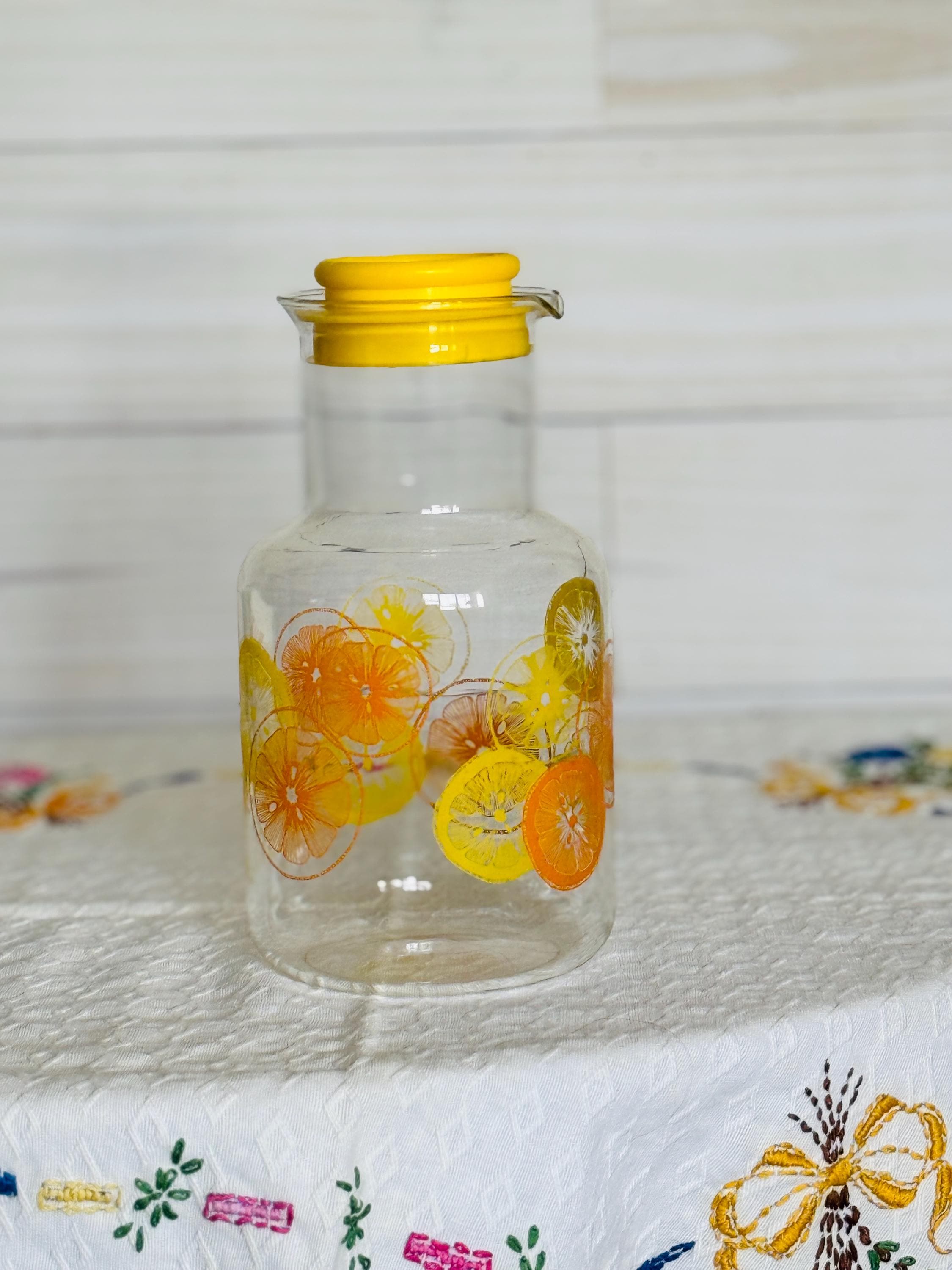 Yellow Pyrex Fridge Keeper (YVO) (503) Yellow Pyrex Fridge Keeper (YVO) (503)