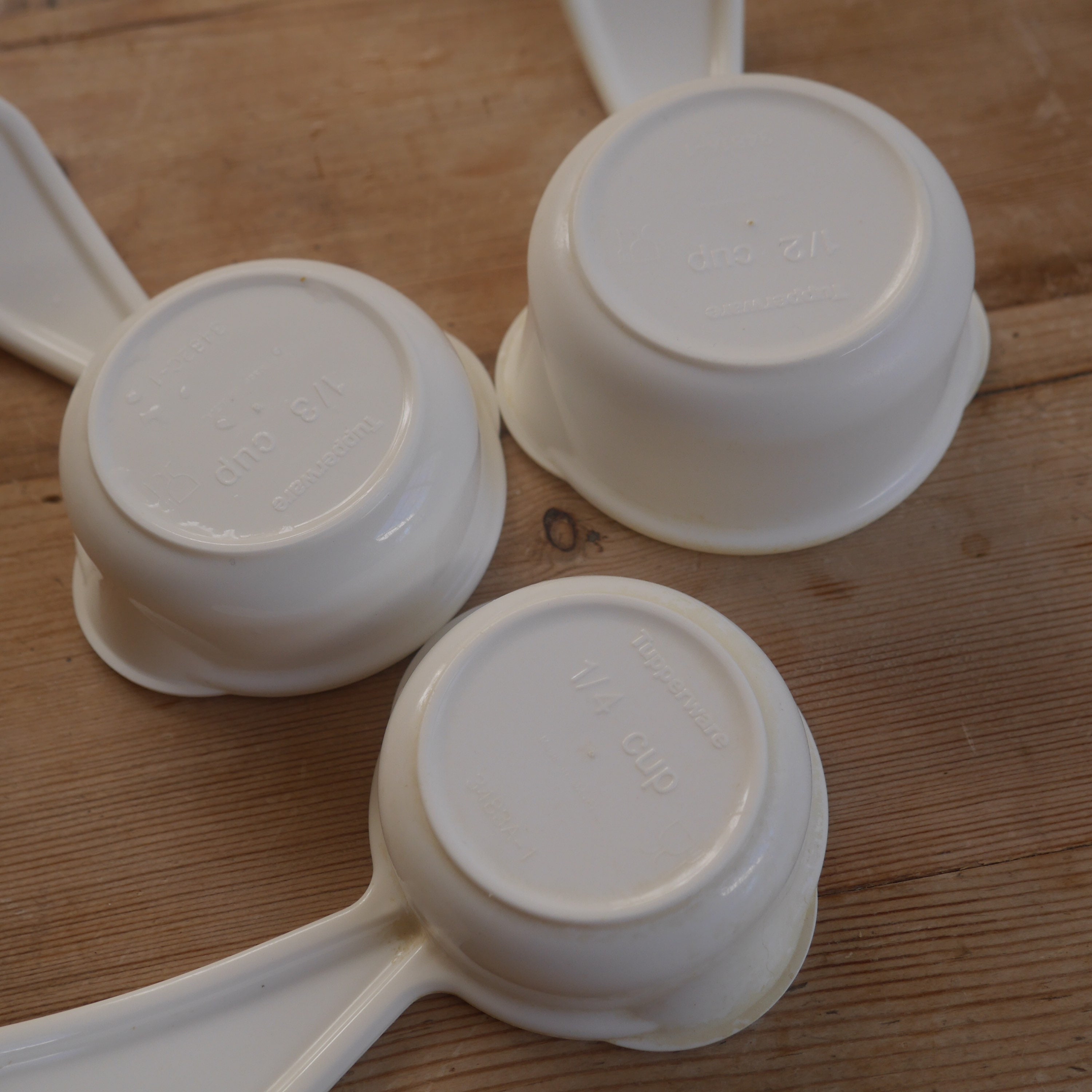Vintage White Tupperware Measuring Cups / Set of Threetupperware White Measuring  Cups 