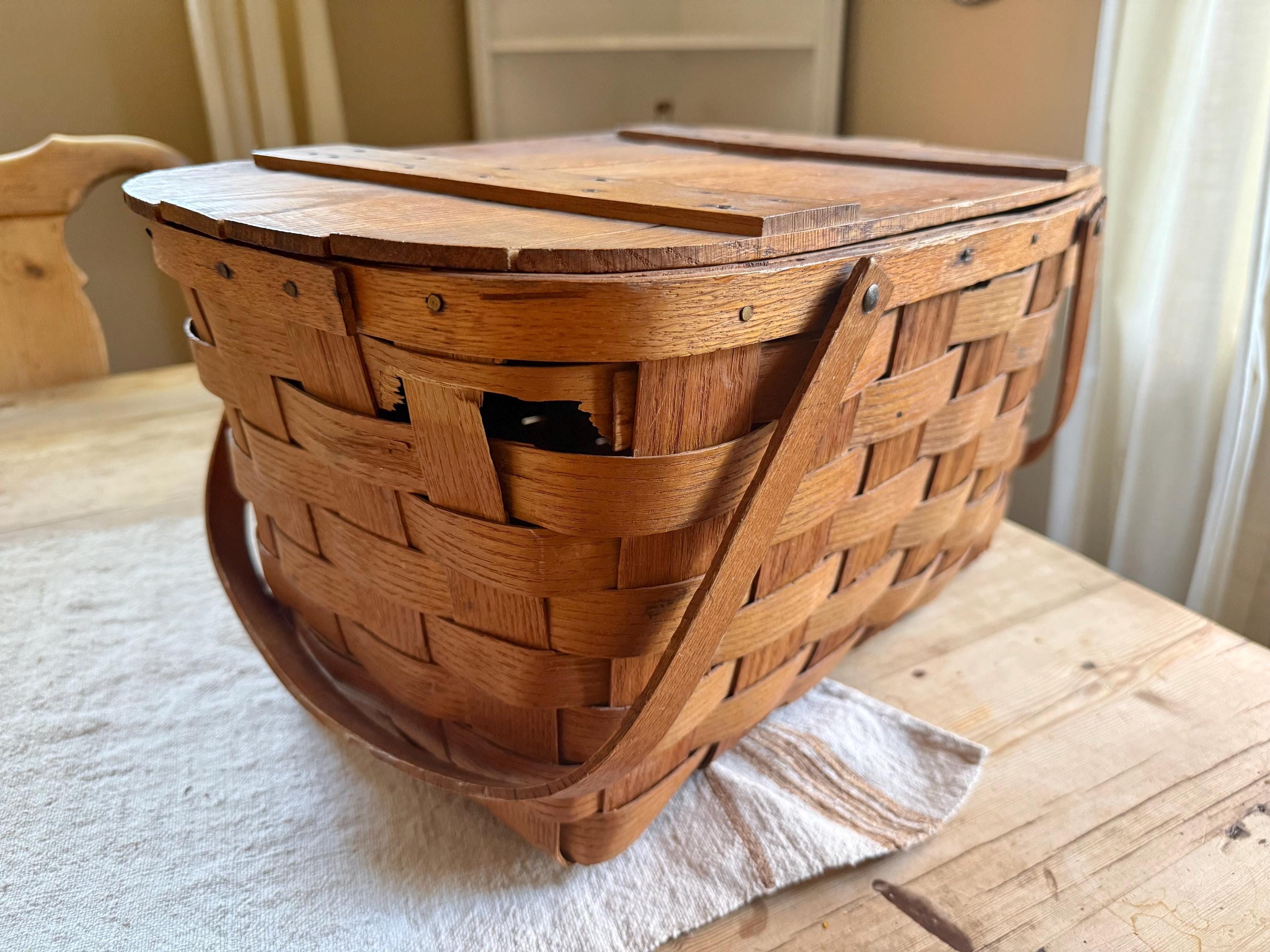 Large 1950s Vintage Wov-n-wood Picnic Basket by Jerywil With