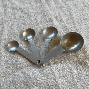 Authentic Vintage Metal Measuring Spoons, Aluminum Vintage Measuring Spoons, Aluminum Measuring Spoons