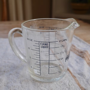 Vintage Fire King Glass 2 cup, 16oz Measuring Cup in Black / D Handle Measuring Cup / Black or Navy Blue Fire King 2 cup Measuring Cup