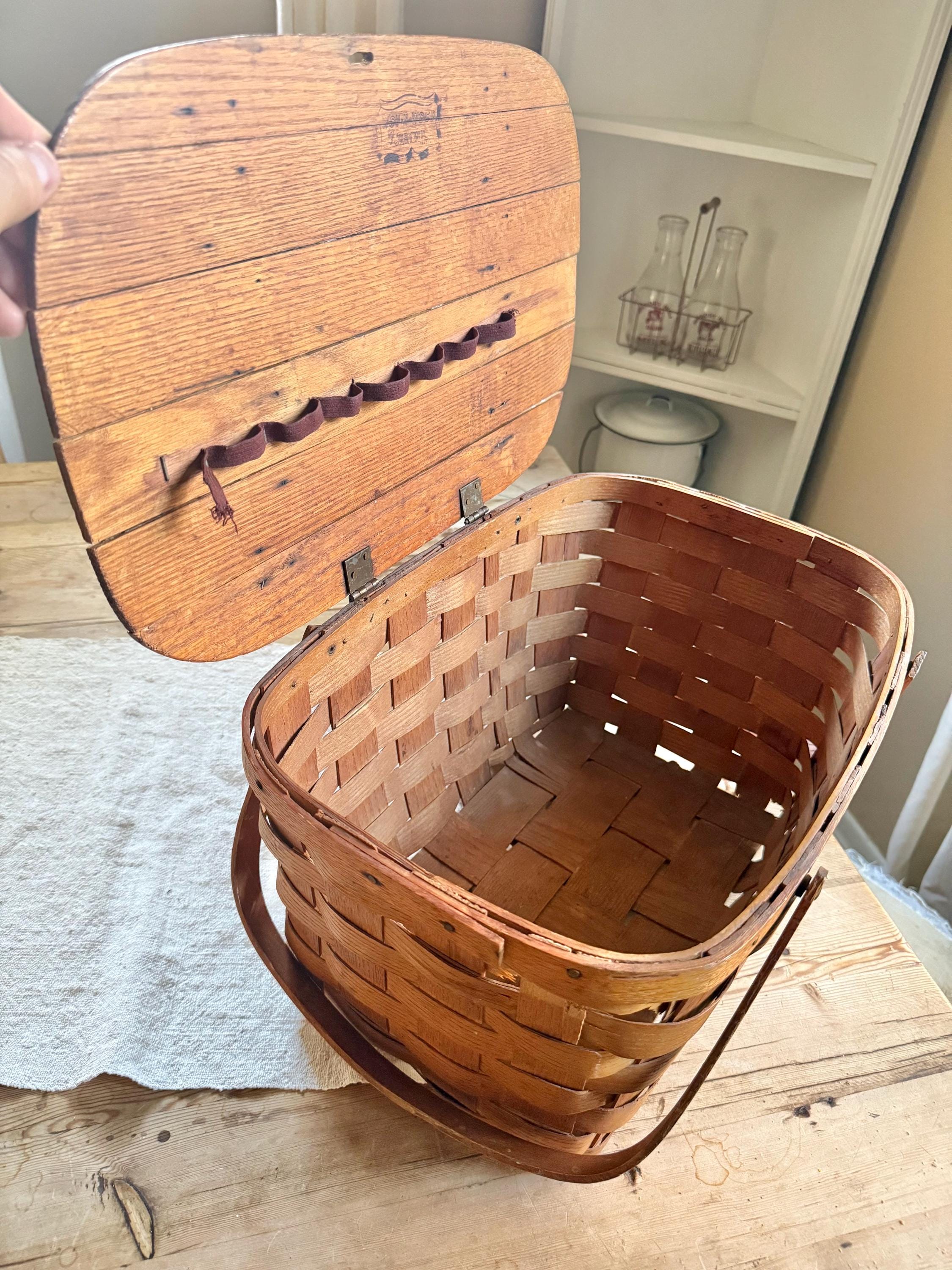 Large 1950s Vintage Wov-n-wood Picnic Basket by Jerywil With