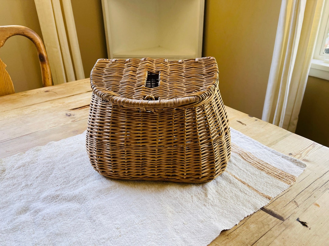 Panier De Pêche Vintage - Osier Tressé - Pour La Pêche à La Mouche - État D'usage