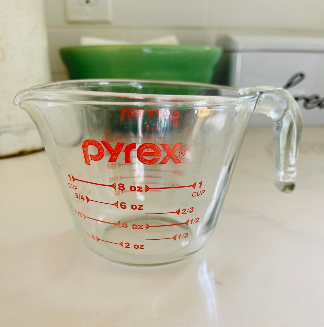 Cute Little Vintage Pyrex Glass Liquid Measuring Cup 1 Cup 8 