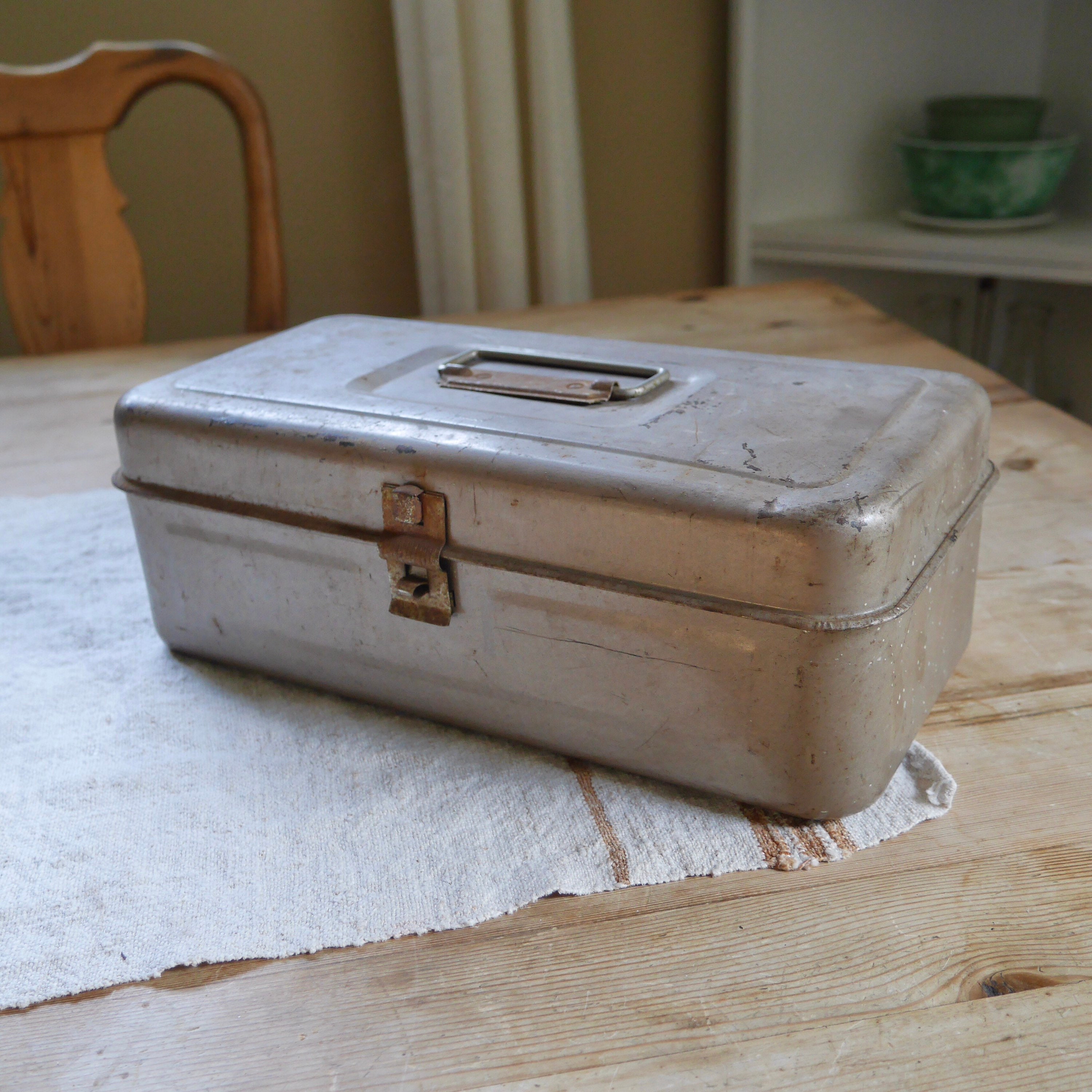Vintage Light Brown Tool Box, Metal Tackle Box / Vintage Brown