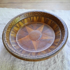 Beautiful Hand Crafted Wood Bowl / Genuine Vintage Two Tone  Hard Wood Bowl / Primitive Wood Bowl with Star in the Center