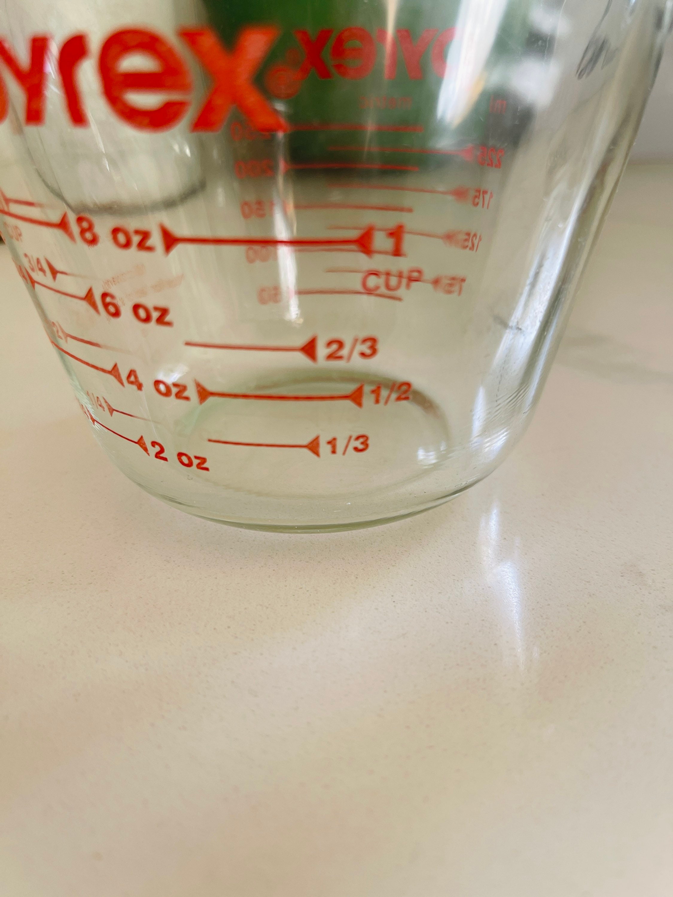 VTG Pyrex Glass Measuring Cup Red Lettering Size 1 Cup 250 ml EUC