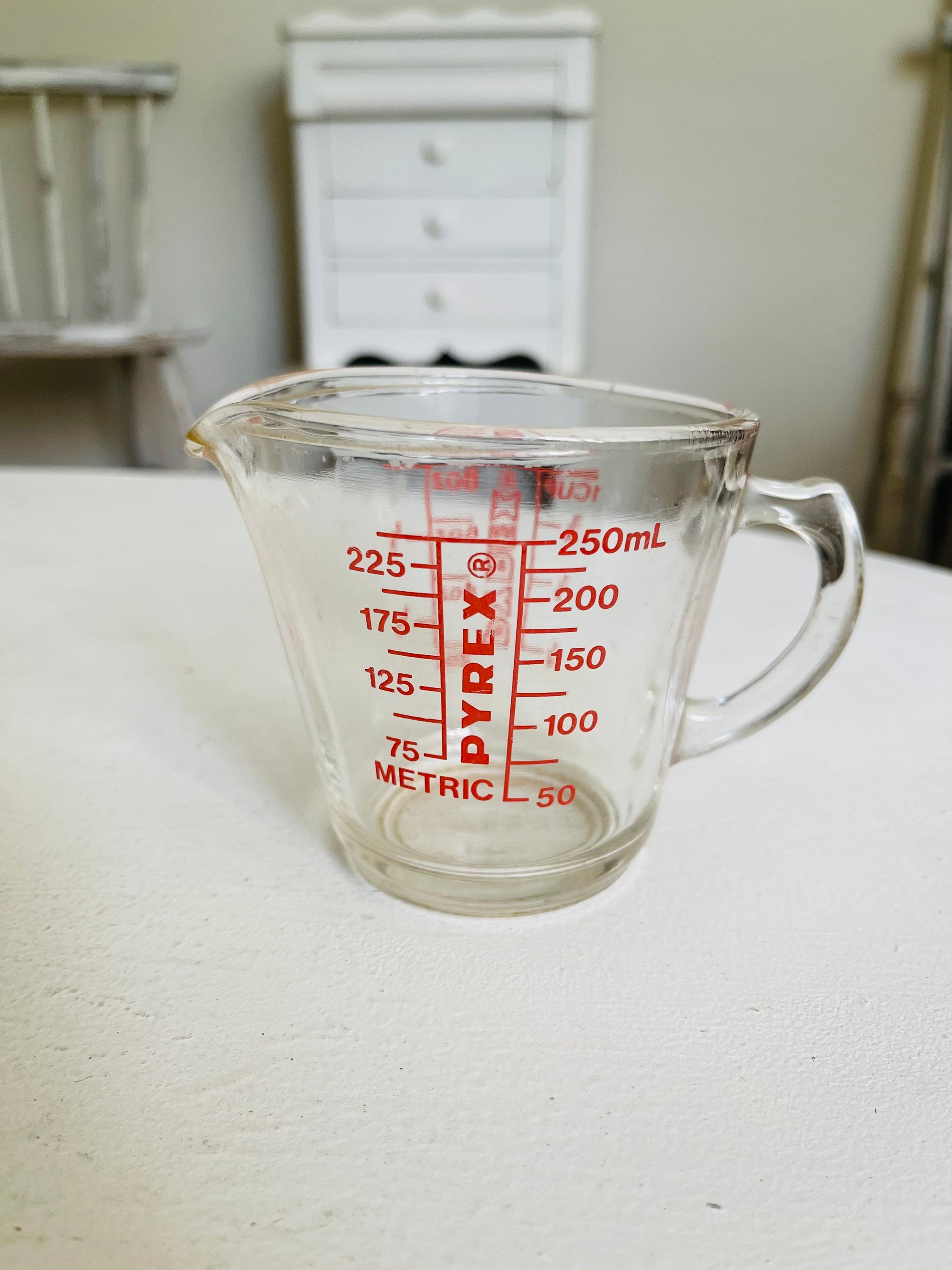 Vintage Red Pyrex 1 Cup Measuring Cup / Pyrex 508 1 Cup 8oz 250ml Open  Handle Red Lettering Measuring Cup / Pyrex Flameware Blue Tint 