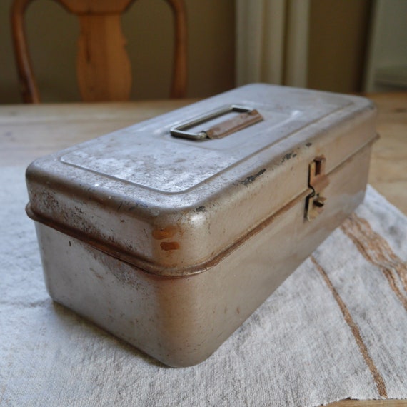 Vintage Light Brown Tool Box, Metal Tackle Box / Vintage Brown