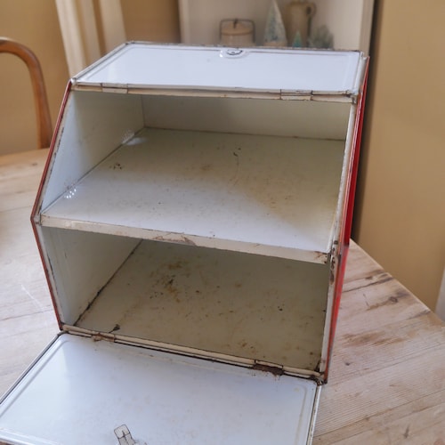 Vintage Metal White shops Floral Bread Box with Two Shelf Compartments / Vintage Metal Tin Bread Box