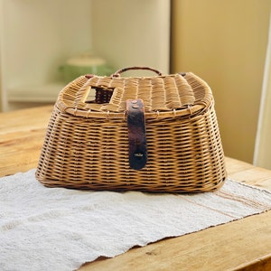 Vintage Fishing Creel Wicker Basket, Rare Primitive Wicker Fishing Creel, Antique Wicker Fishing Creel