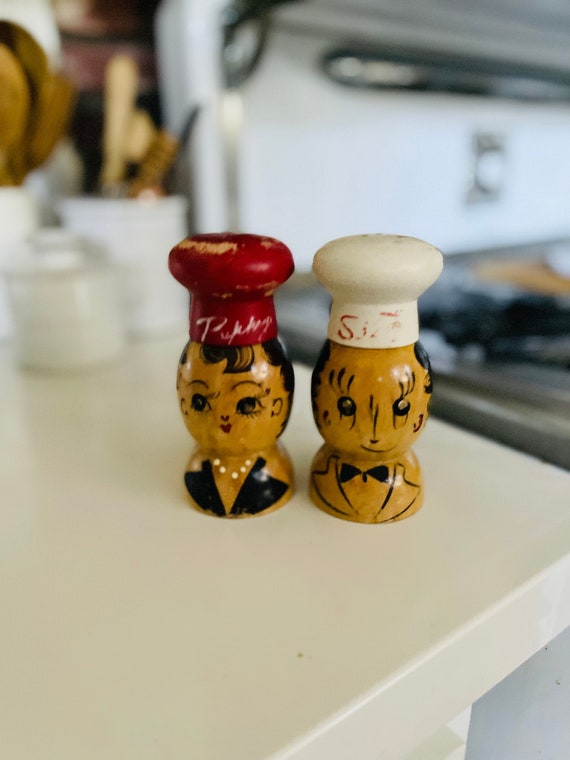 Mid Century Vintage Wooden Salt and Pepper Shakers Japan / Wooden