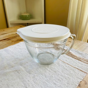 Large Pampered Chef 8 Cup 2 QT, 2 Litres Batter Bowl, Glass Measuring  Pitcher With Lid, Vintage Glass Batter Mixing Bowl With Spout - Etsy