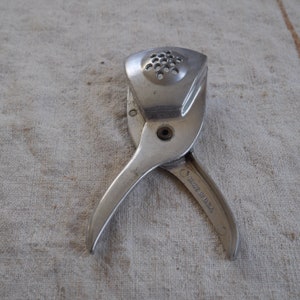 Vintage Metal Lime Lemon Squeeze by Irvin Ware USA, Antique Lemon