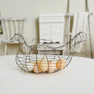 Vintage Chicken Egg Gathering Basket, Chicken Wire Egg Gathering