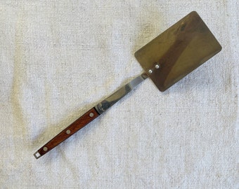 Wood Long Handle Slotted Spatula Flipper Vintage 12.75 Inch - Ruby