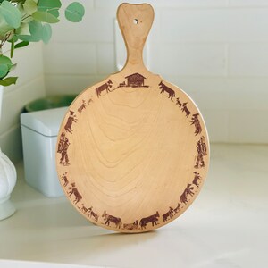 Rare Primitive Farm Animals Breadboard, Vintage Handmade Round Wood Cutting Board, Folk Art Cheese Board, Bread Board or Appetizer Board