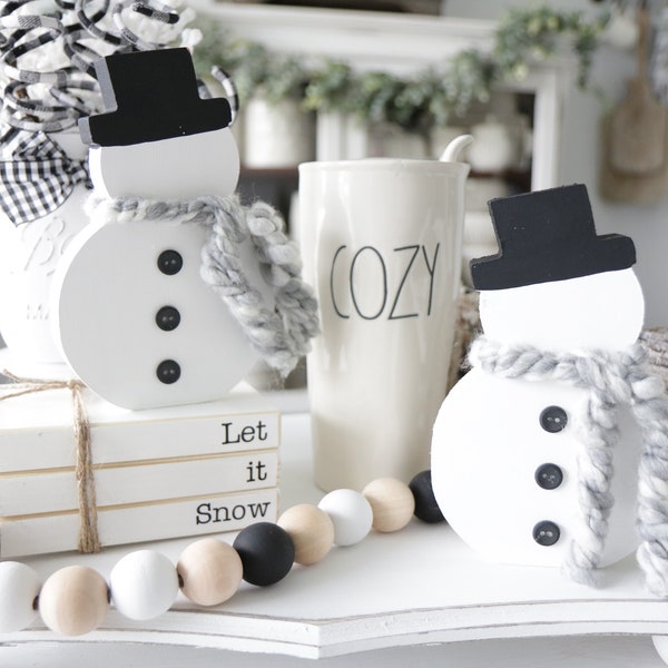 SALE!!! Snowman-Frosty the Snowman-Christmas Decor-Winter Wonderland-Small Sign-Christmas Decor-Seasonal-Hot Cocoa-Winter Wishes