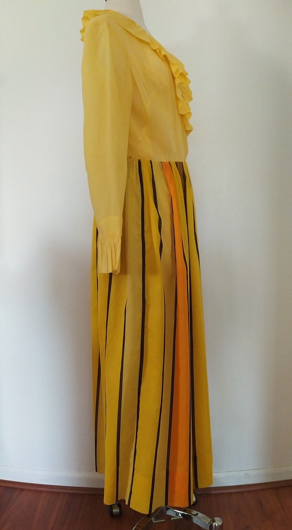 Vintage 1970s Ruffled Neck Striped Two-Tone Maxi … - image 4