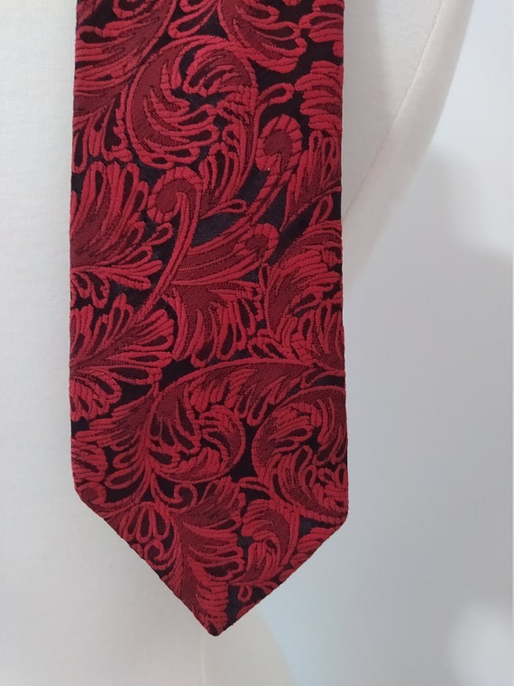 Vintage Men's Red & Black Paisley Necktie - image 1