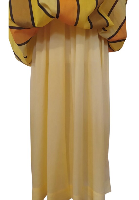 Vintage 1970s Ruffled Neck Striped Two-Tone Maxi … - image 7