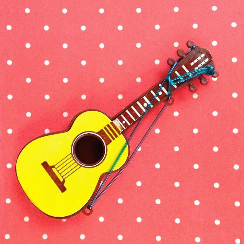 Guitar Cake Toppers Guitar Player Groom Rock and Roll Cake Plastic Guitar 2 Music Cake Topper Wedding Cake Topper Miniature Guitars