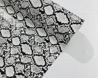 Tapicería de piel sintética de serpiente blanca/negra de 137 cm de ancho, textura tridimensional de piel de serpiente, tela de vinilo PVC de imitación de piel, cortada a medida.