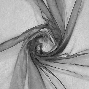 Tela de organza cristalina, transparente, ligera, suave, 100 % poliéster, de color gris, de 58/60" de ancho. Se vende cortada a medida.