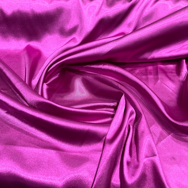 Magenta 58-59" de large - 96 % polyester, 4 % élasthanne Tissu satiné léger et soyeux Charmeuse par mètre.