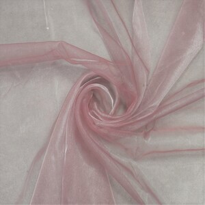 Tela de organza de cristal transparente, ligera, suave y transparente, 100 % poliéster, color rosa polvoriento, de 58/60" de ancho. Se vende cortada a medida.