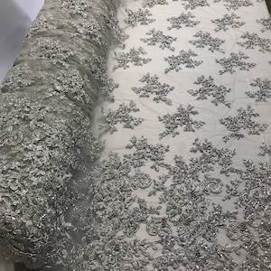 Graue Mode floralen Design mit Pailletten und Hand bestickt auf einem Mesh-Spitze-Kleider-Mode-Nachthemd-Masse Lager verkauft.