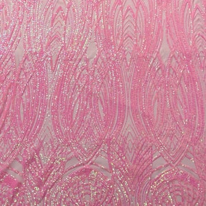 Candy pink irisierender Federdamast Pailletten-Design auf pinkem 4-Wege-Stretch-Netzstoff