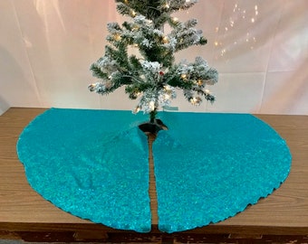 New Creations Fabric & Foam Inc, Decorative Sequins Christmas Tree Skirt