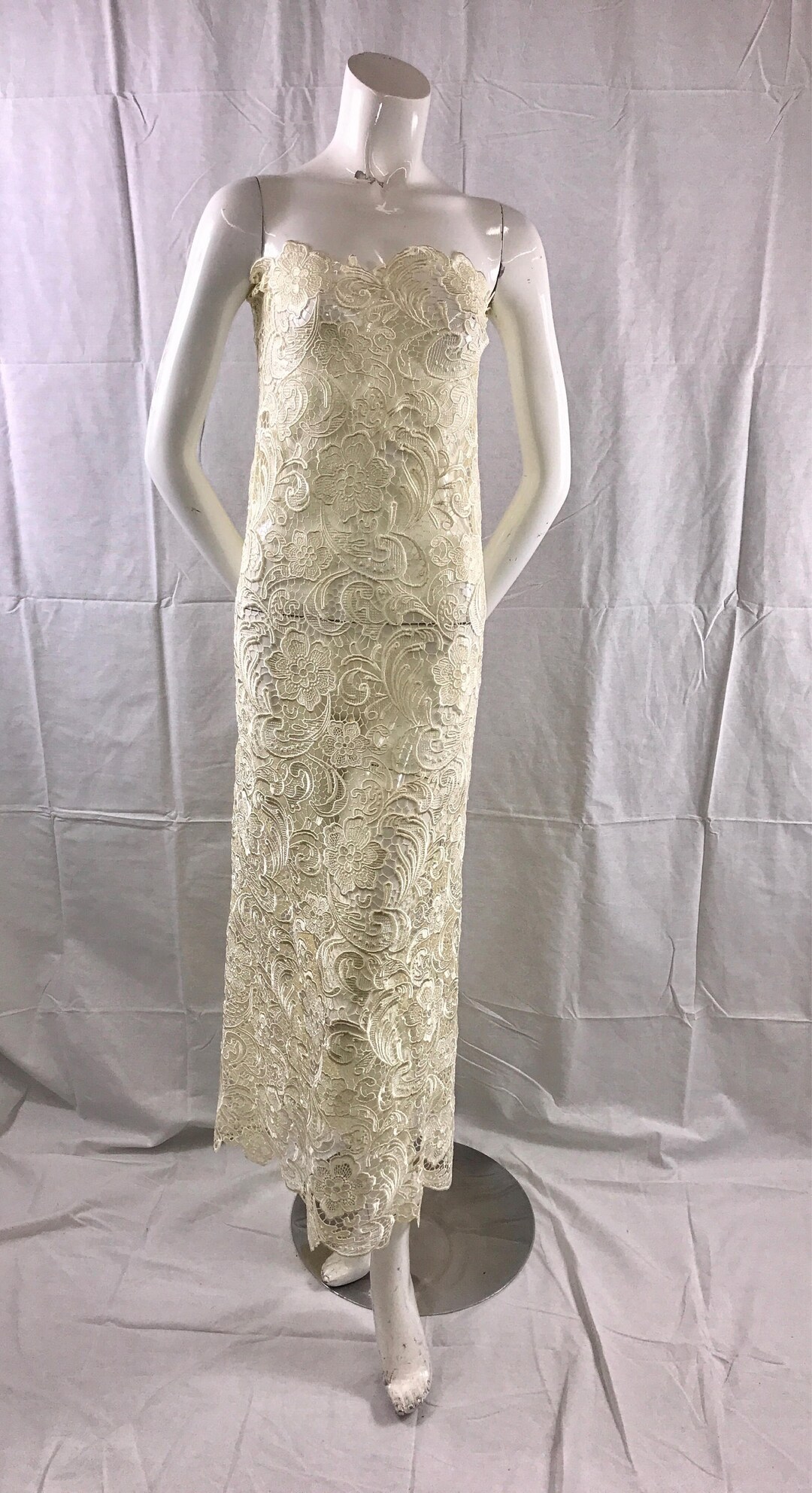 Ivory paisley flower guipure, wedding/bridal/prom/nightgown fabric sold by the yard main image 1