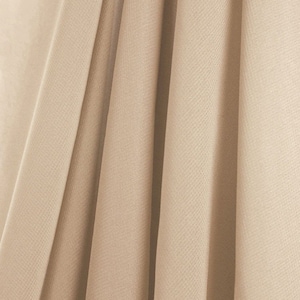 Tela de gasa ligera, suave, transparente, 100 % poliéster, color topo claro, de 58/60" de ancho. Se vende cortada a medida.