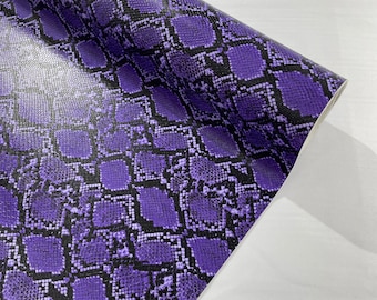 Tapicería de piel sintética de serpiente, color morado/negro, de 137 cm de ancho, con textura tridimensional de piel de serpiente, piel sintética, vinilo PVC, cortado a medida.