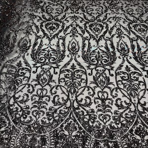 Zwart glimmend damastontwerp met pailletten op een zwart 4-way stretch mesh-prom- verkocht op maat gesneden.